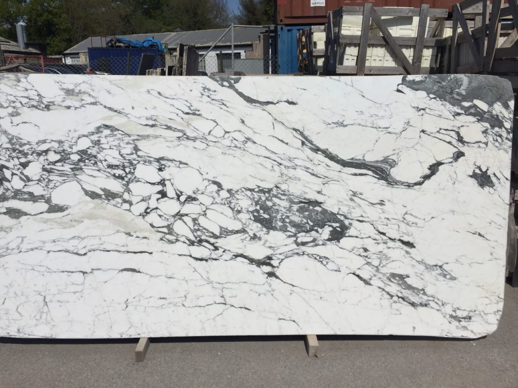 Arabescato marble slabs in the UK