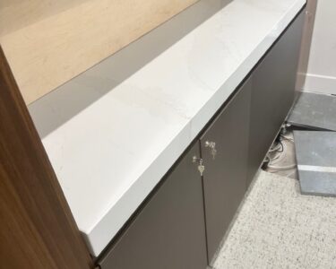 Calacatta Quartz Table Top