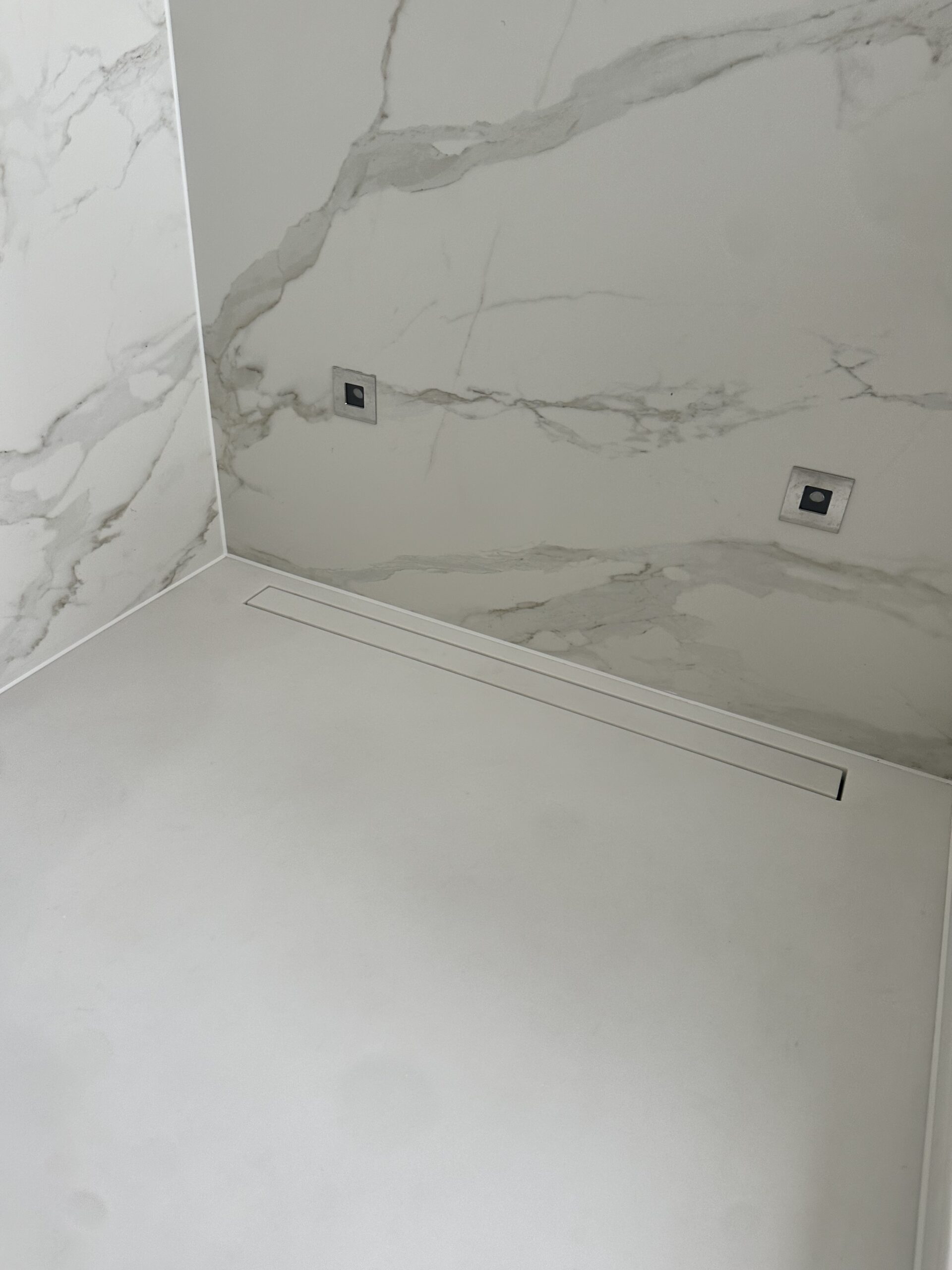 Dekton Panels Sivec Shower