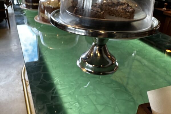 Recycled Glass Bar Top in Emerald eco glass Recycled Glass Bar Top in Emerald eco glass - no crystalline silica and no resins